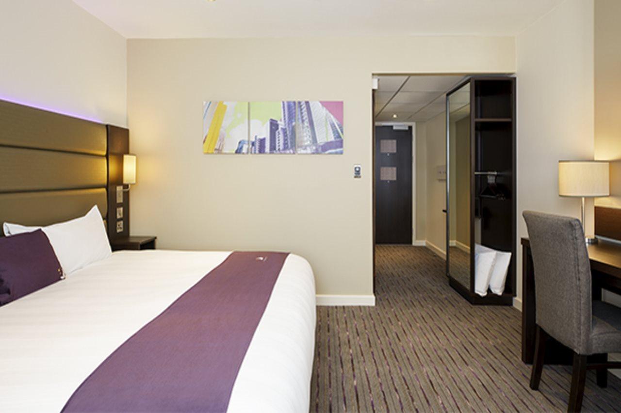 Premier Inn London Woolwich Екстер'єр фото