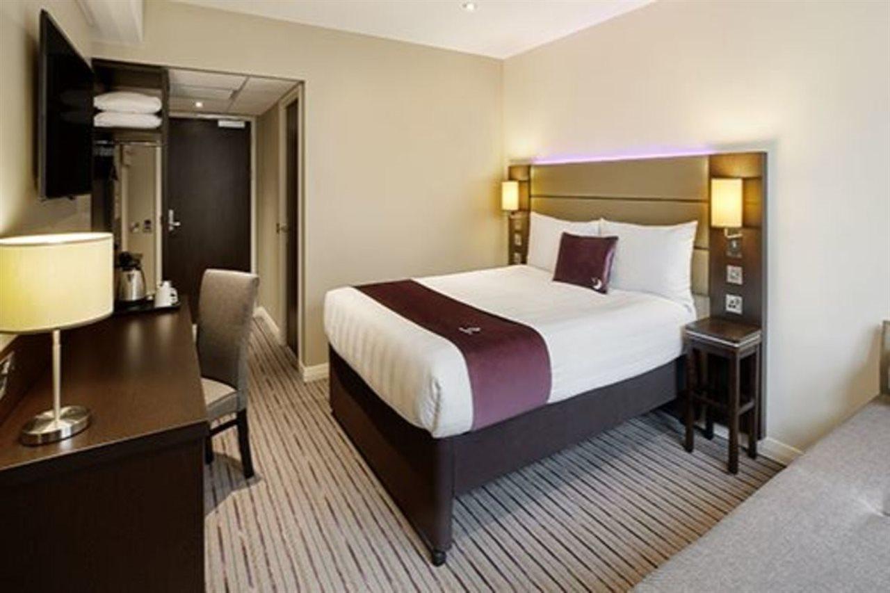 Premier Inn London Woolwich Екстер'єр фото
