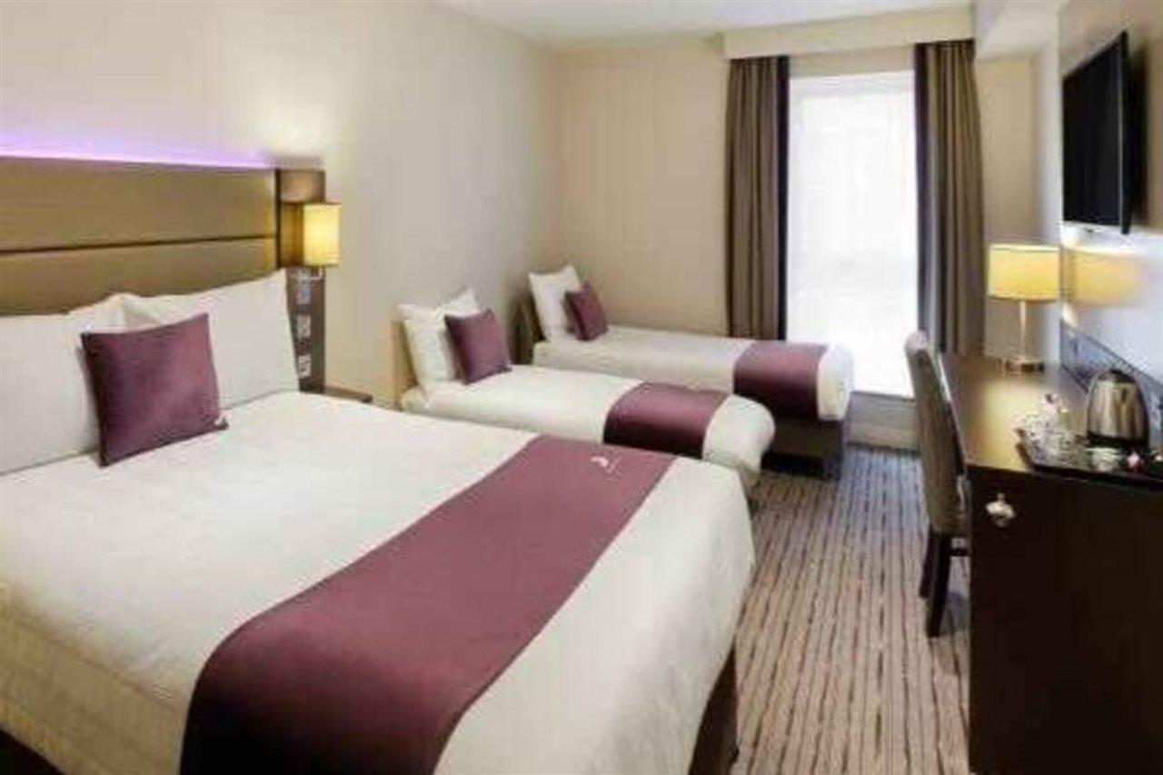 Premier Inn London Woolwich Екстер'єр фото